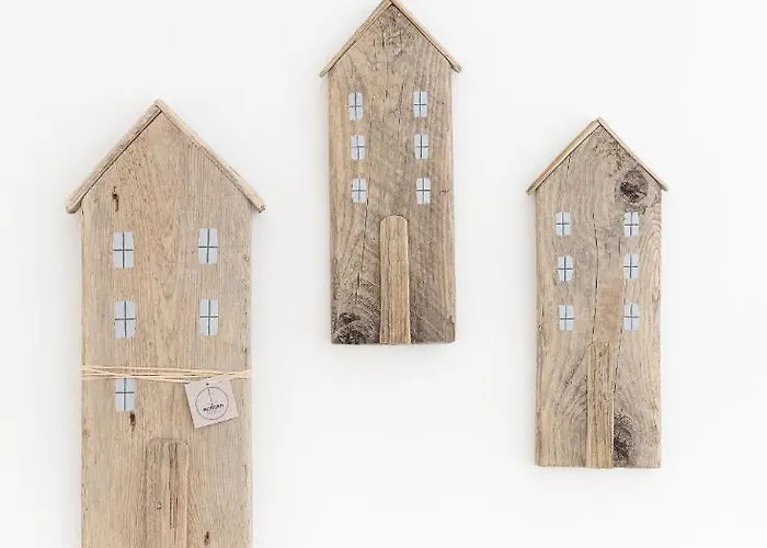 Dom Latarnika בית אירוח