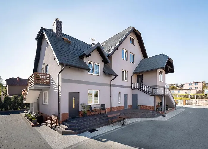 ホームステイ Dom Latarnika ヤロスワビエツ